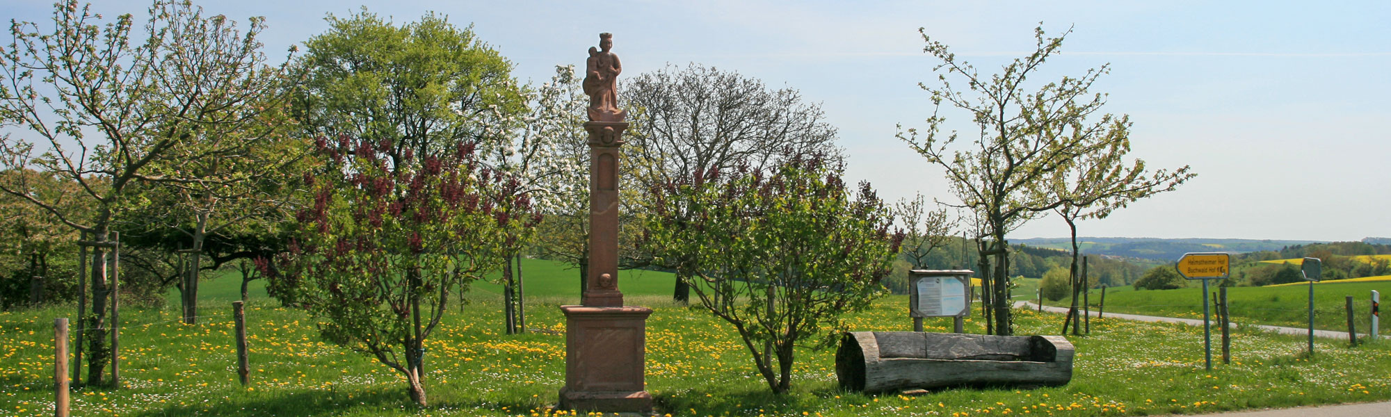 Figuraler Bildstock Maria Himmelskönigin